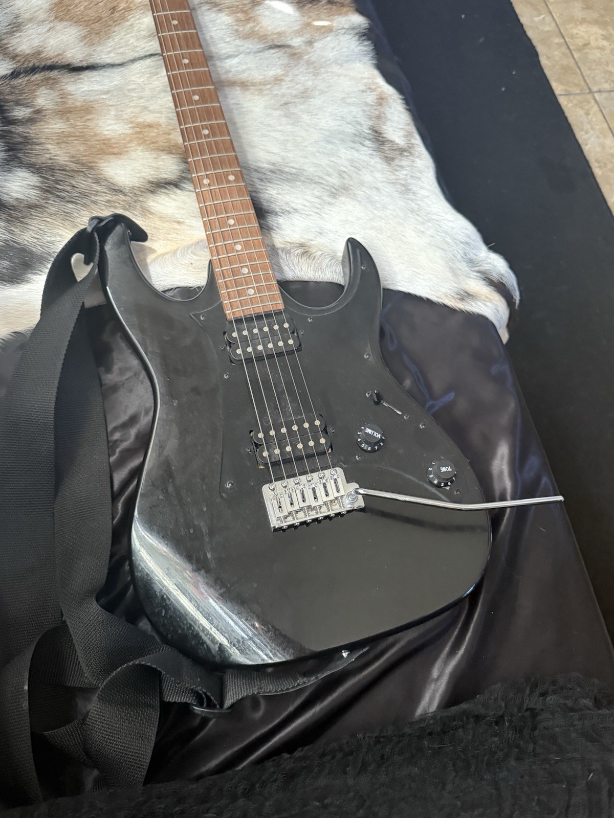Gio Ibanez Black Electric Guitar 6 String Maple Neck