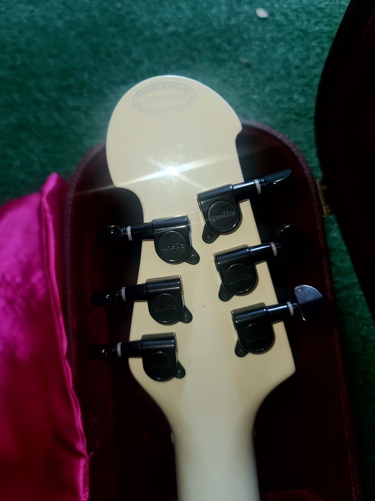 Vintage INDIE guitar With Original Hard Case And Silk Curtian , Keys Included