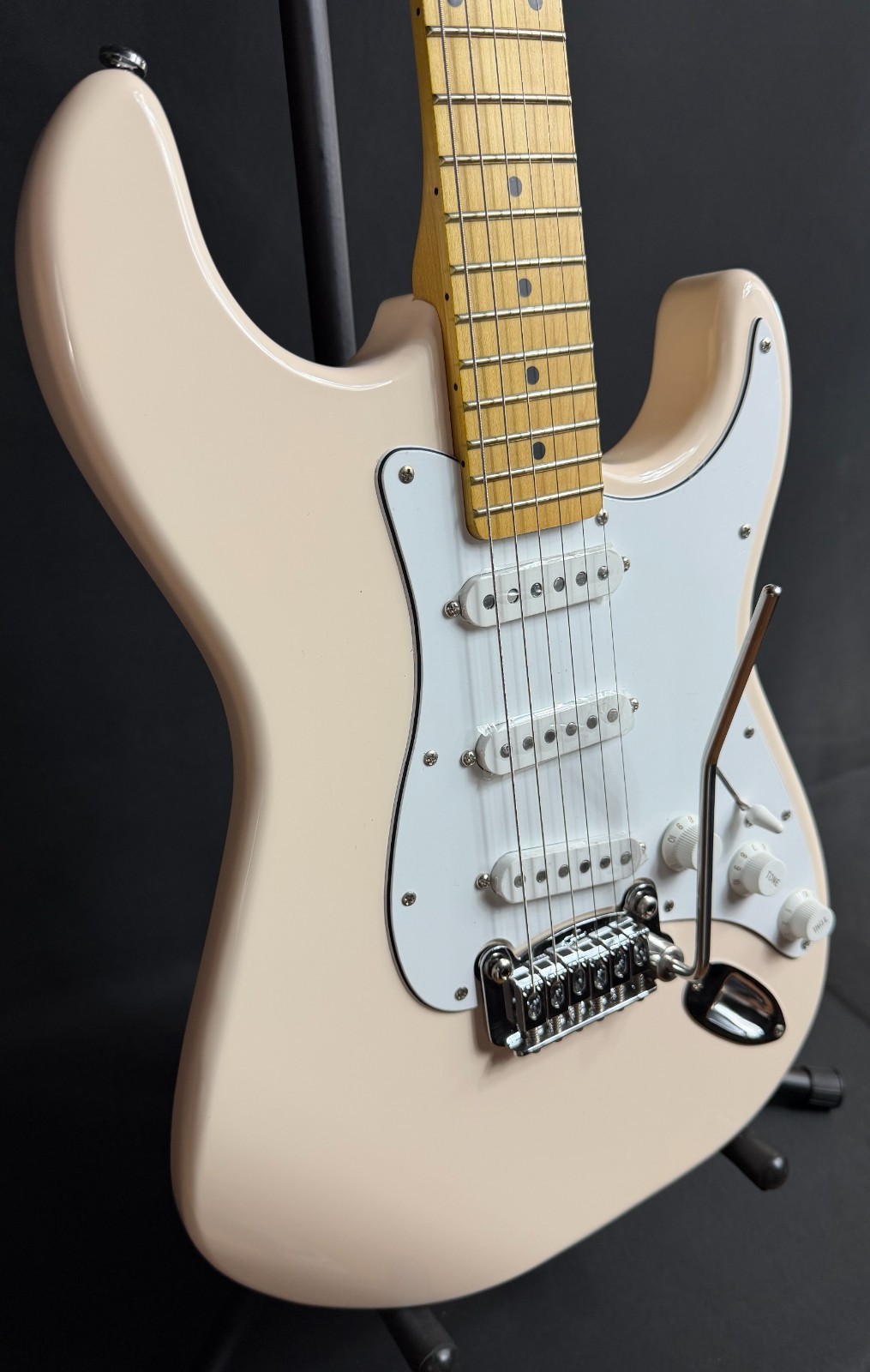 G&L Tribute Legacy Electric Guitar Olympic White Finish (780)
