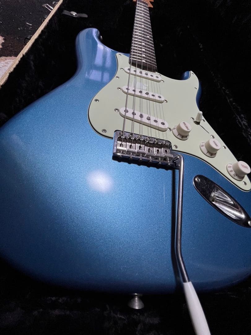 Vintera II Road Worn ’60s Stratocaster Lake Placid Blue Used, Rare, 9.5″ Radius