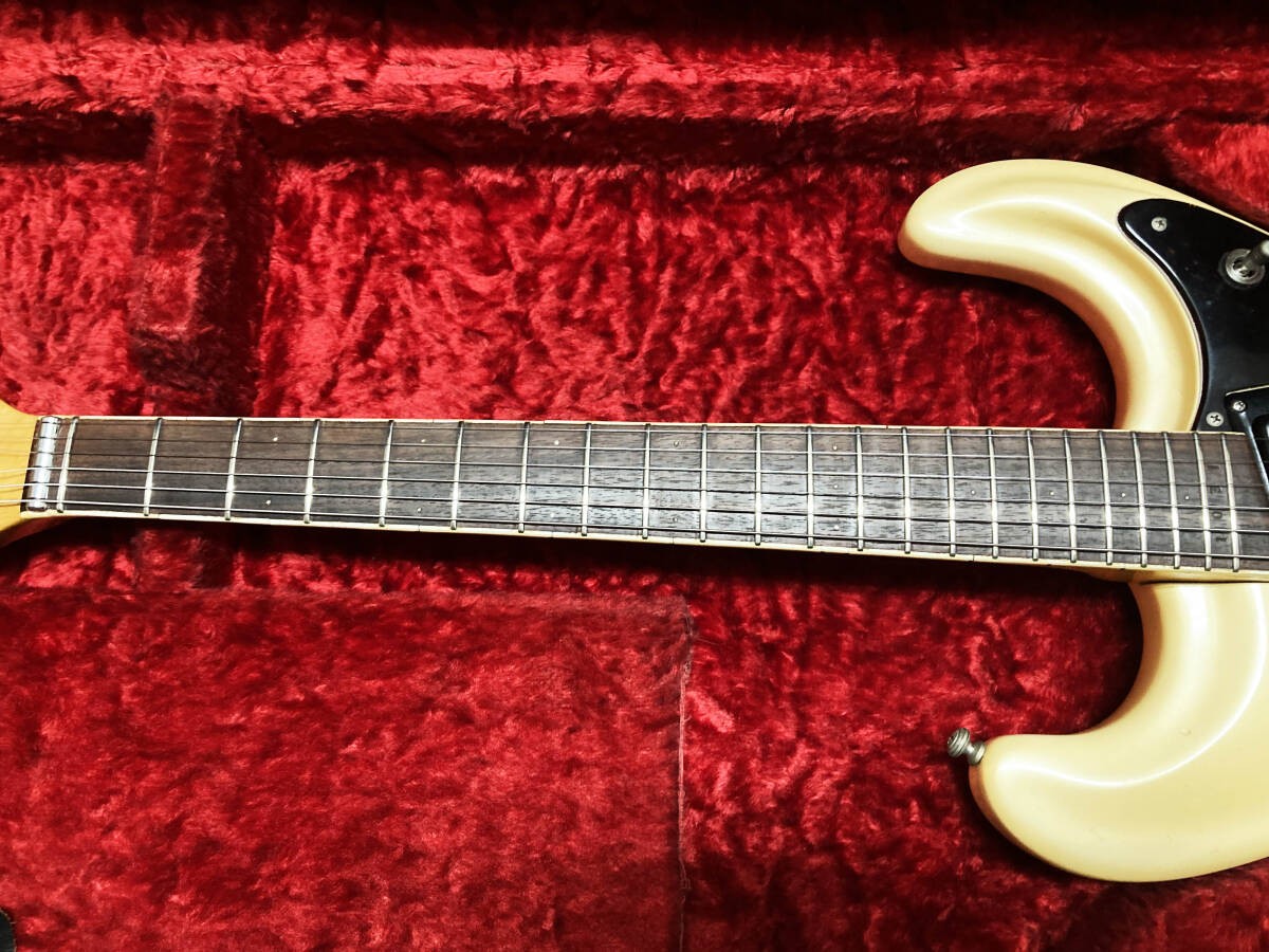 Mosrite The Ventures Model Pearl White 65Late 80’S Early 90’S Estimated With Hc