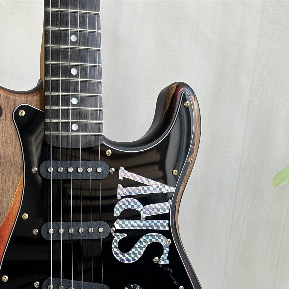 Custom Custom Shop Vintage ST SRV Strat: Alder, SSS, Tremolo, Gold Hardware