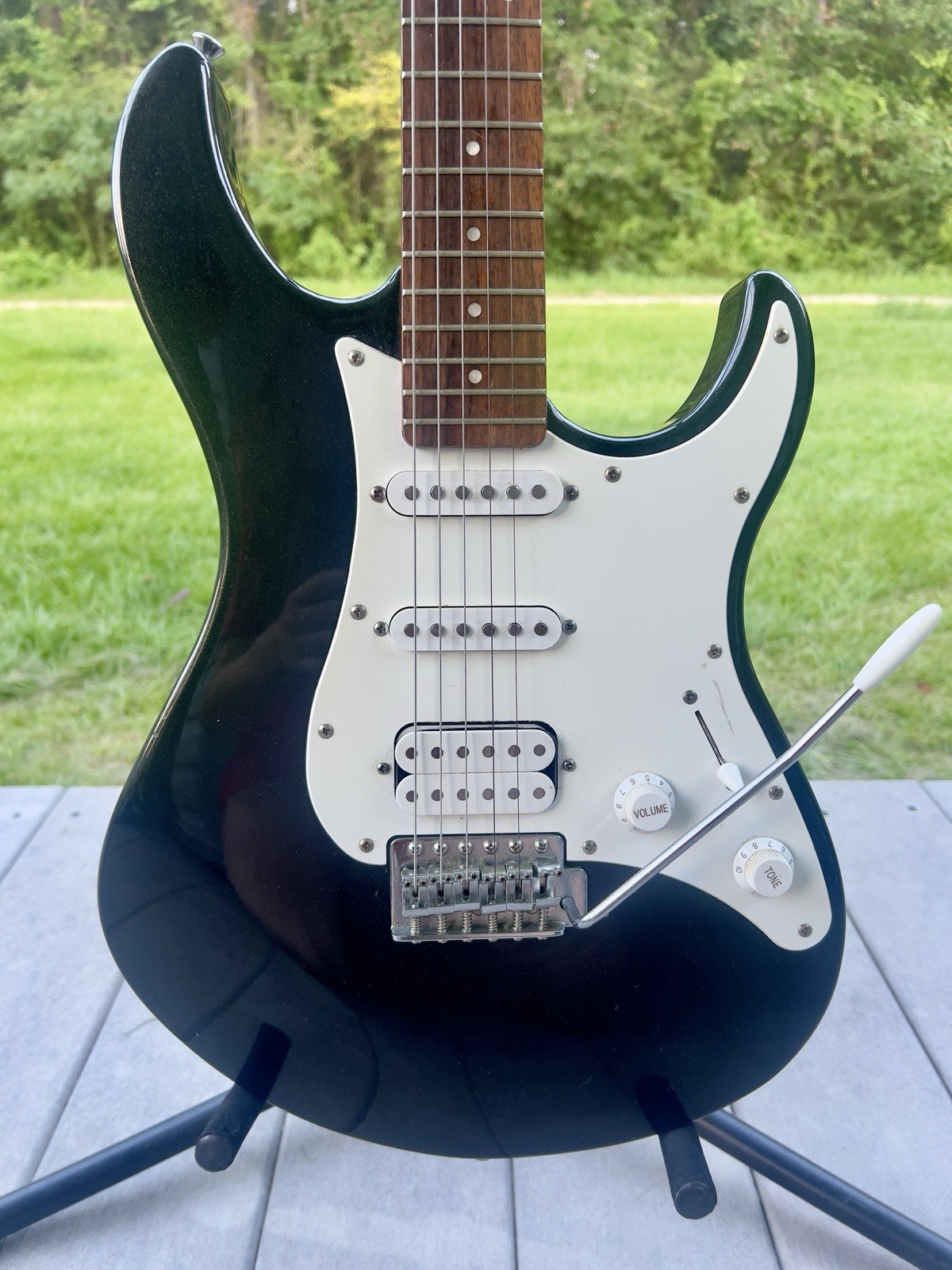 Yamaha Electric Guitar – EG 112C, Padded Case, and Numerous Original Accessories