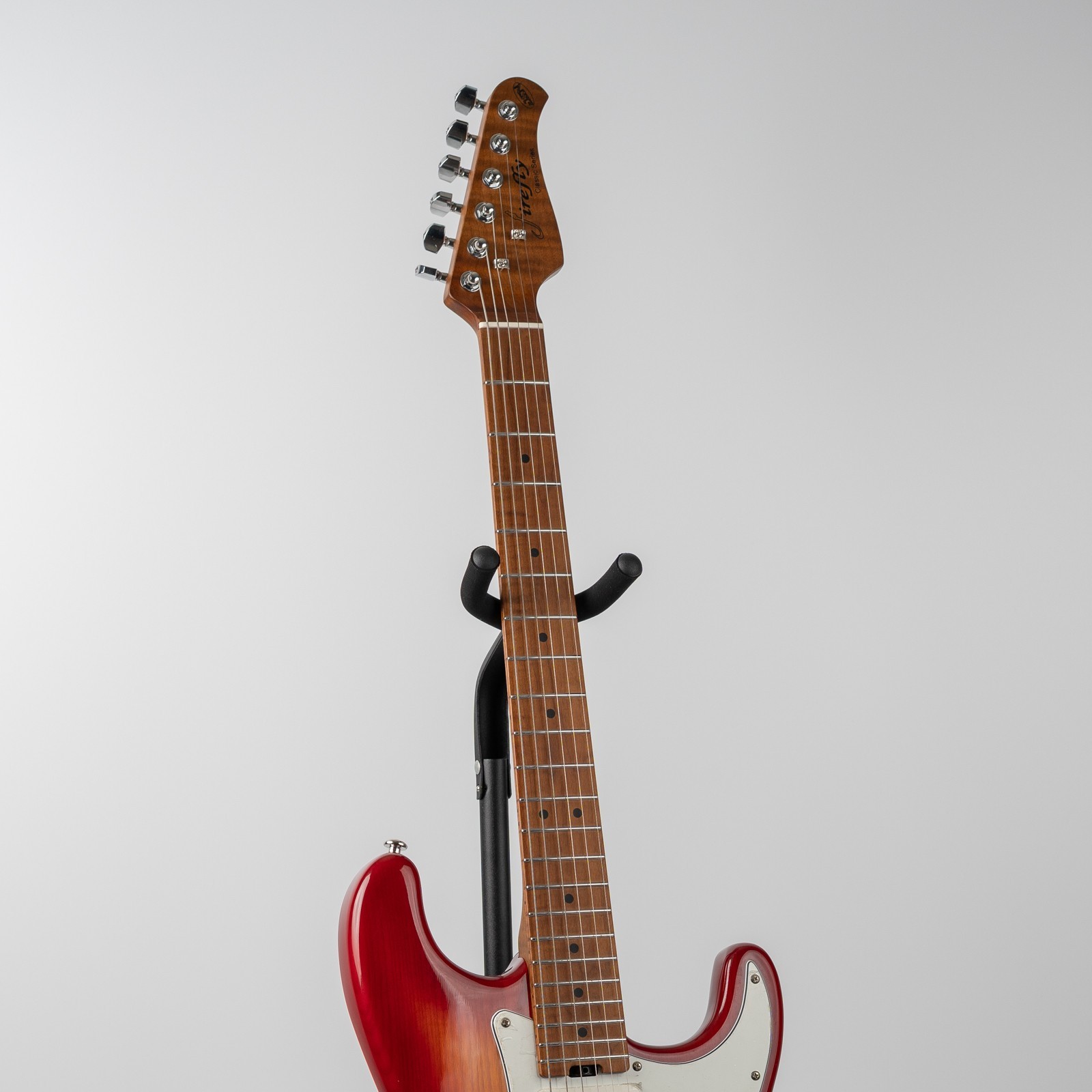 Firefly FFST 2025 – Cherry Sunburst W/ Roasted Flame Maple Neck
