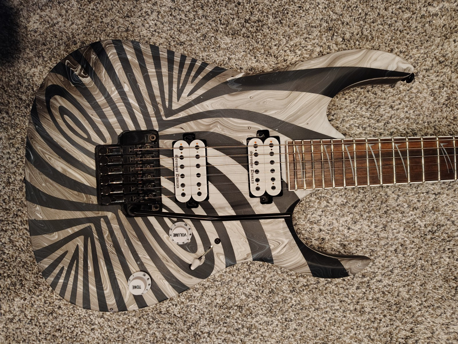 Ibanez RGD320Z 2000’s – Custom Black and White Swirl Seymour Duncan Black Winter