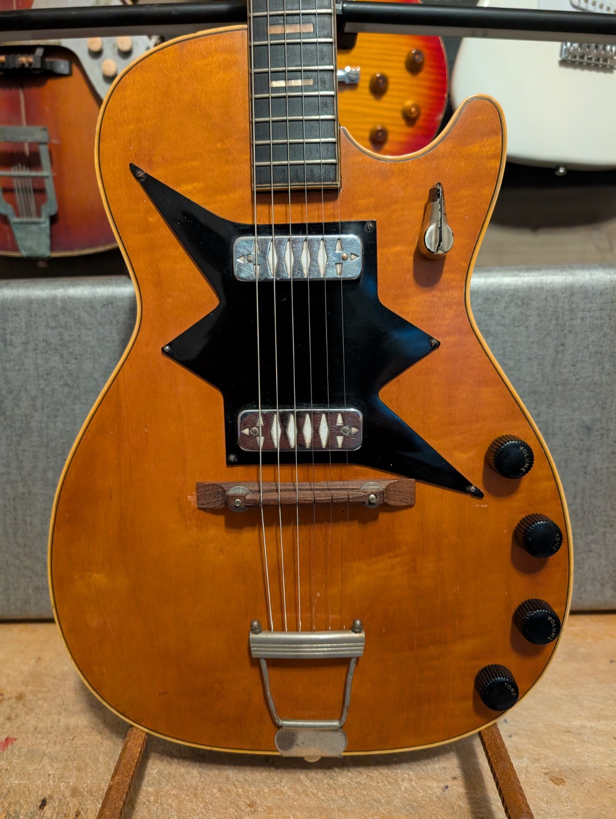 Harmony H7208 Roy Smeck Electric Guitar Vintage 1960 Natural
