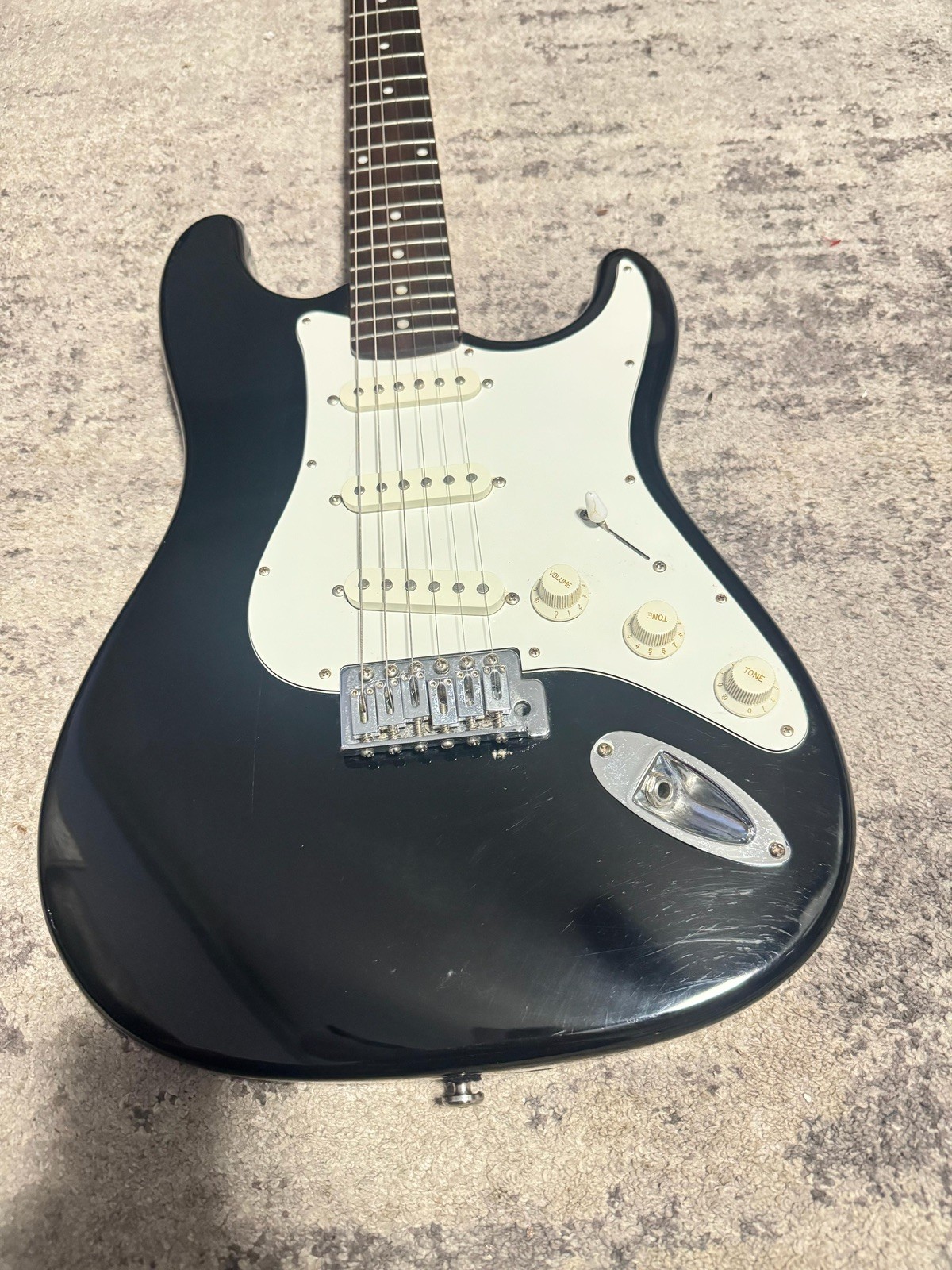 Silvertone SS11 Electric Guitar