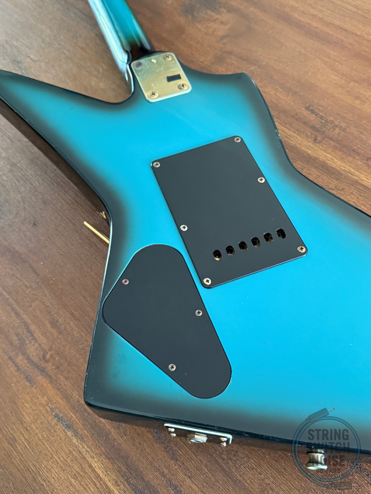 Aria Pro II, Explorer Guitar, ZZ Deluxe, Blue Black Burst, MIJ, 1983
