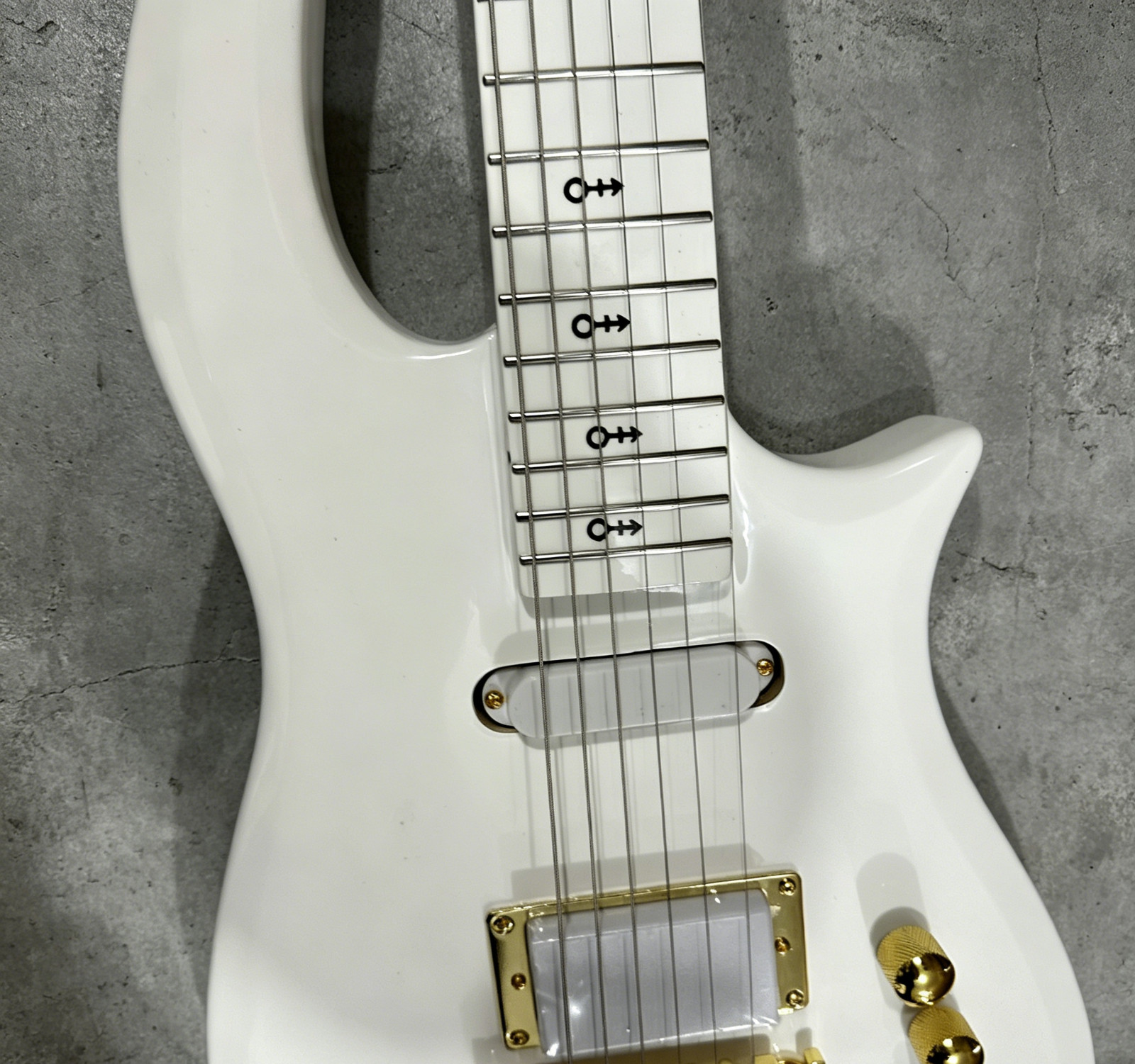 Ship US White Prince Cloud Electric Guitar Solid Gold Hardware Love Symbol Inlay