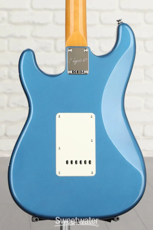 Squier Classic Vibe ’60s Stratocaster – Lake Placid Blue