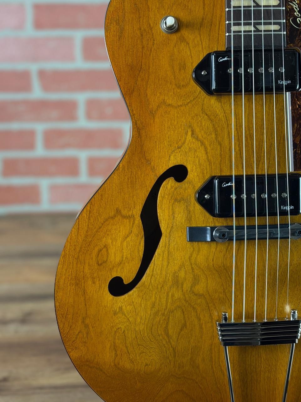 Godin 5th Avenue Jumbo P90 Hollow-Body Electric Guitar – Harvest Gold