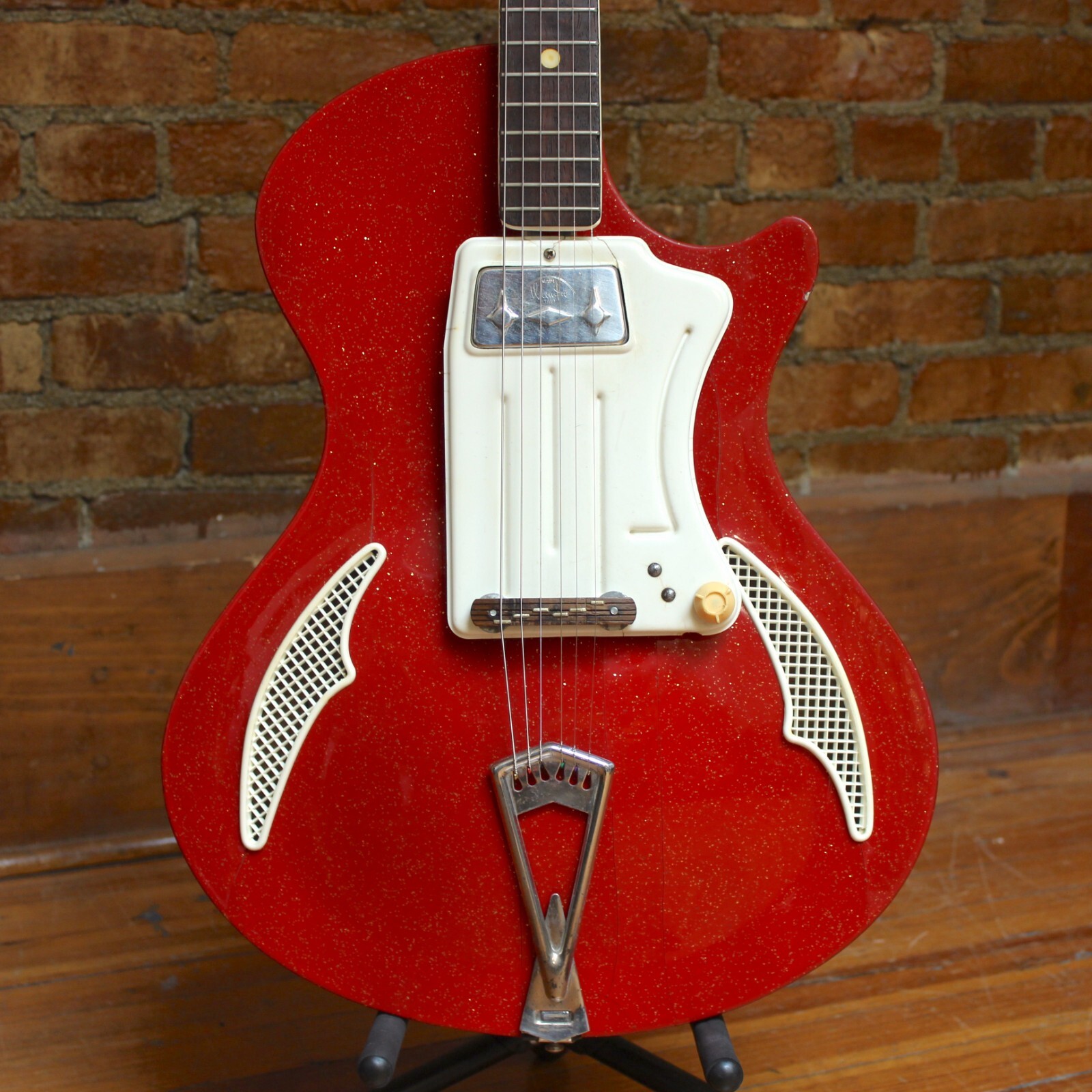 Wandre Davoli Blue Jeans Teenager / Tri-Lam c. 1960 – Red Sparkle