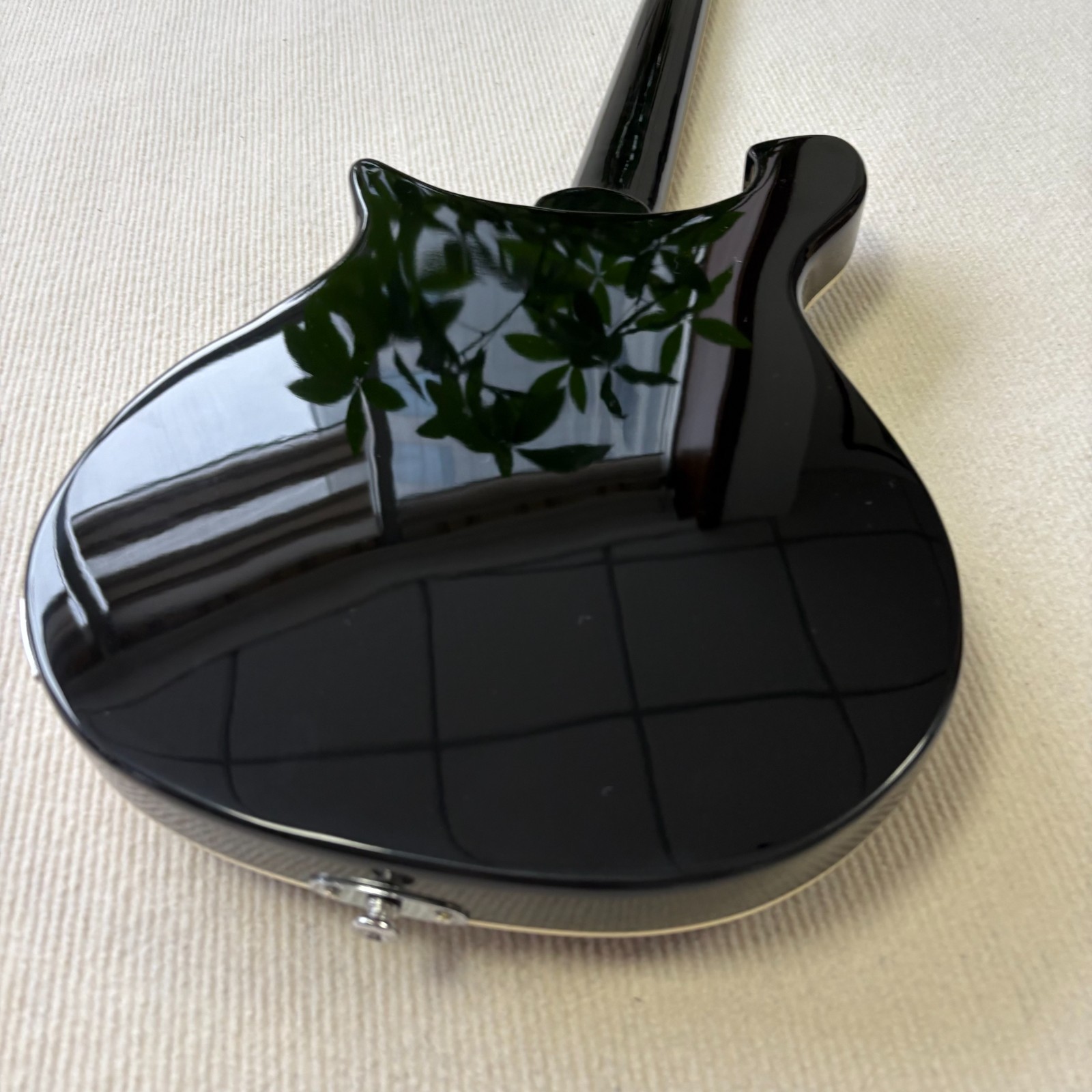 Custom Black 660 Style Electric Guitar Solid Body Rosewood Fingerboard