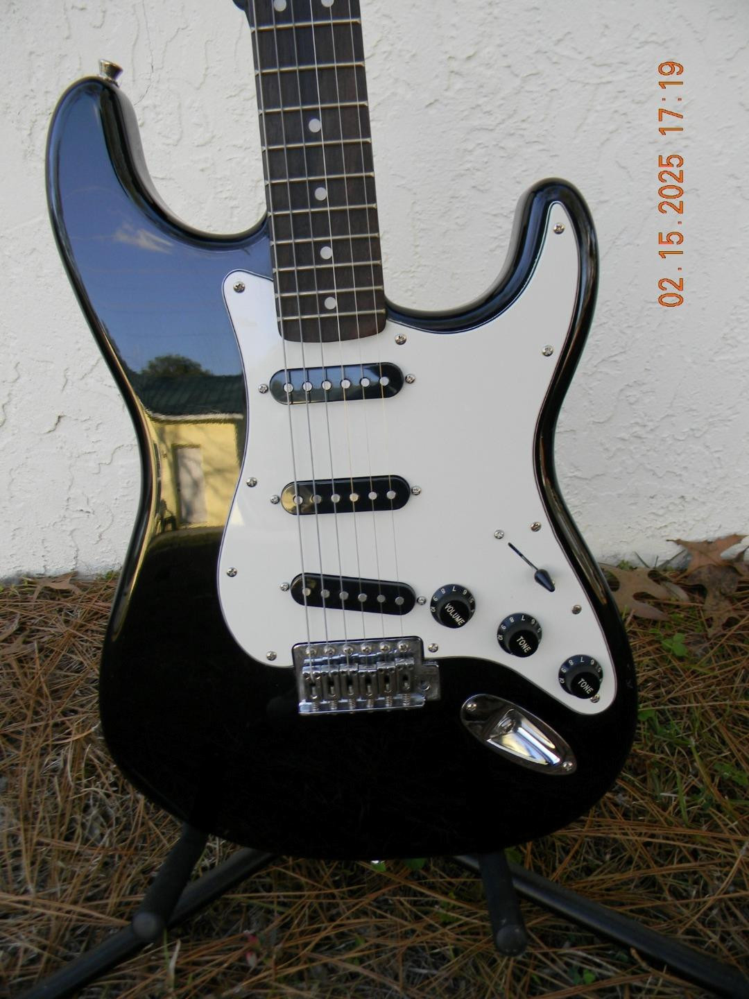 Squier “Custom Shack ” Stratocaster, Alnico 5 Pickups, Custom Wiring,Capacitor