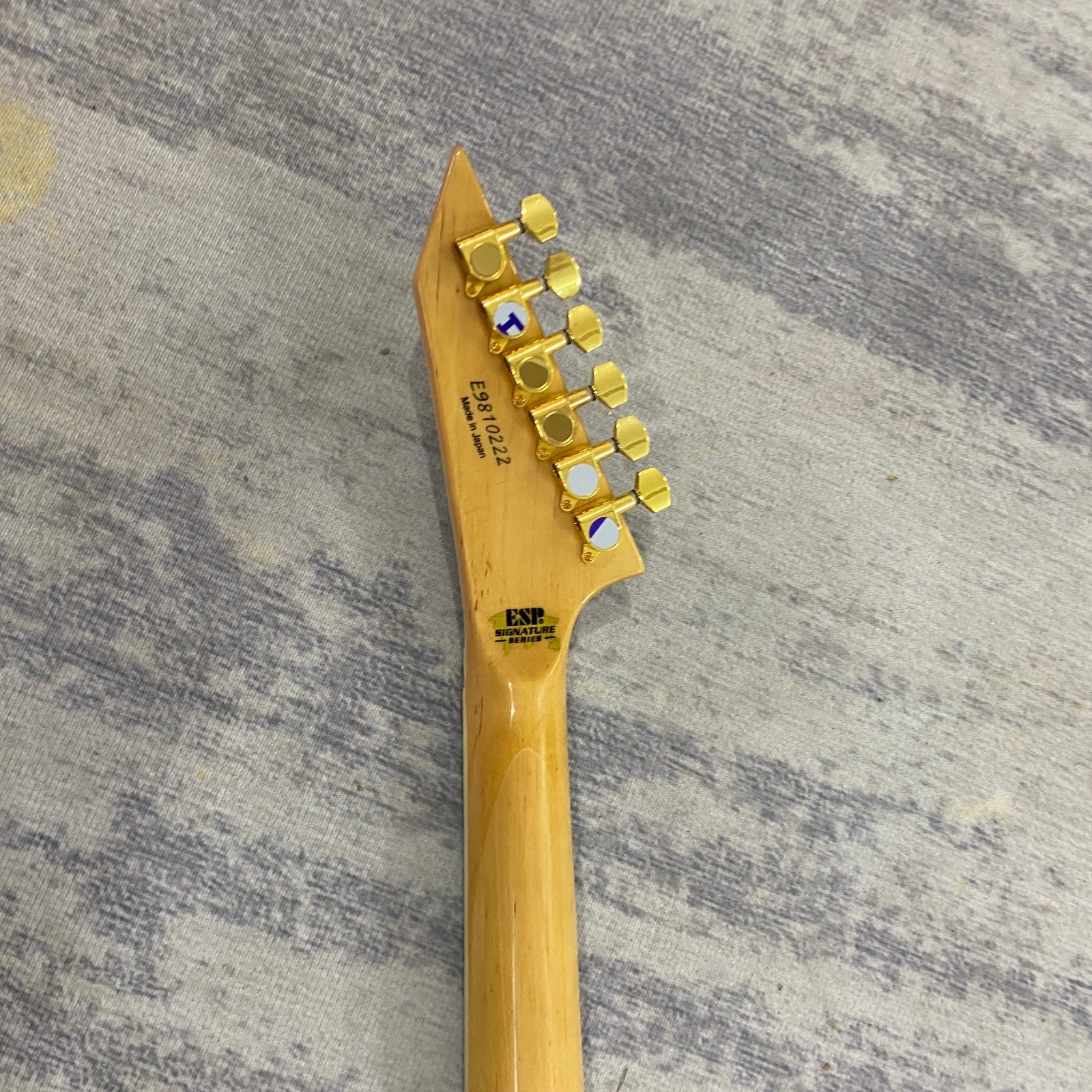 Striking Black Yellow Stripe V Style Electric Guitar Gold Hardware Mahogany Body