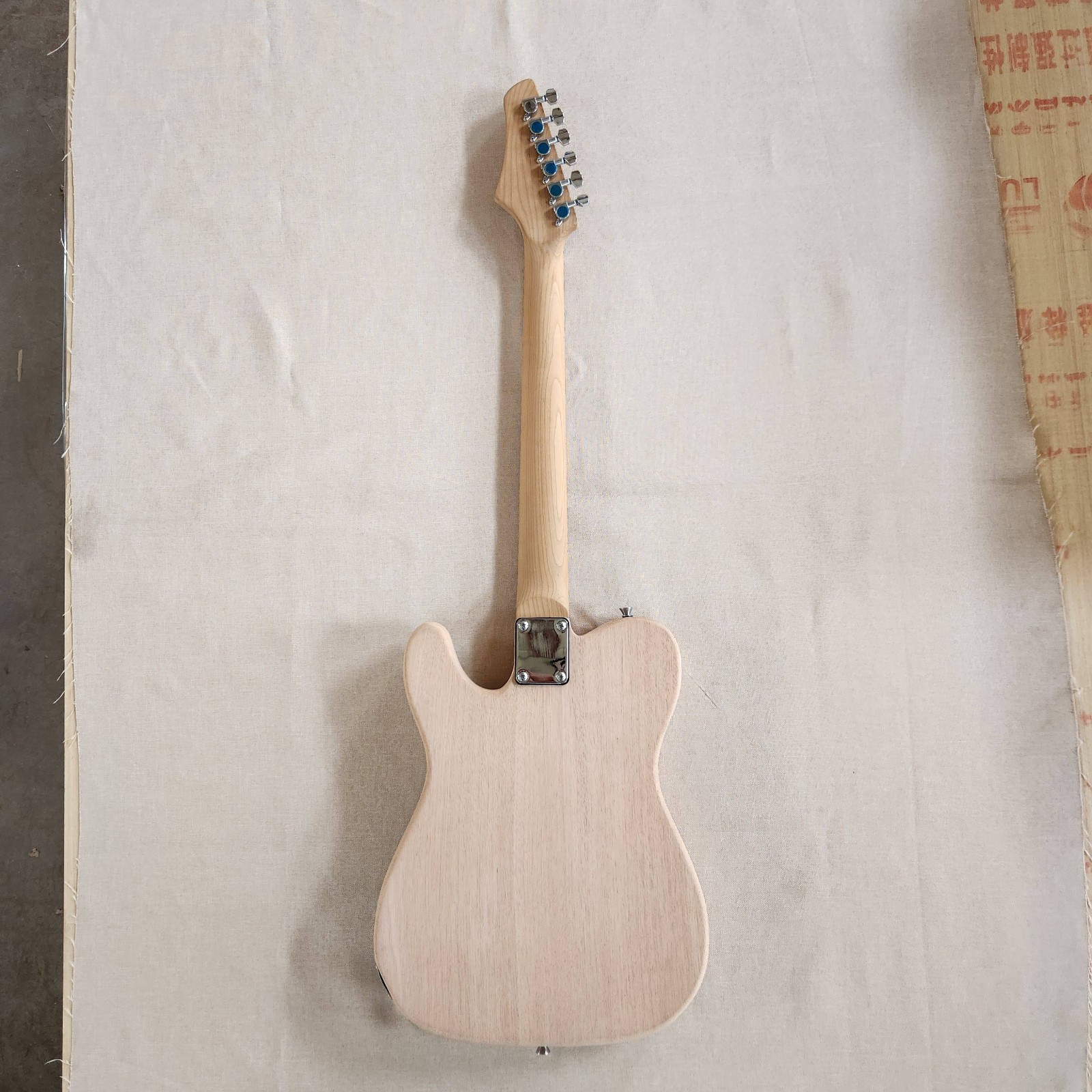 DIY Electric Guitar Unfinished Kit Maple Fretboard Fixed Bridge Mahogany Body