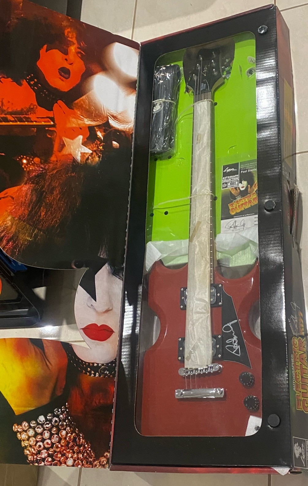 Paul Stanley Hand Signed Red Kiss Electric Guitar Lyon By Washburn Picks 2007