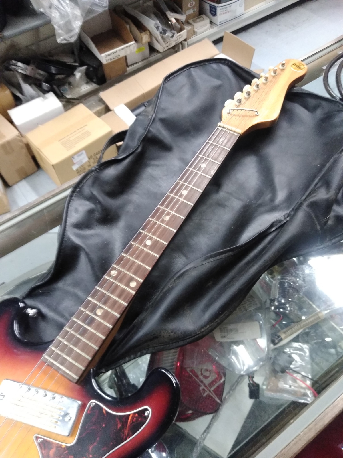 Vtg Prestige Electric 6 String Guitar w/Tremolo Arm Pick Guard Steel Reinforced