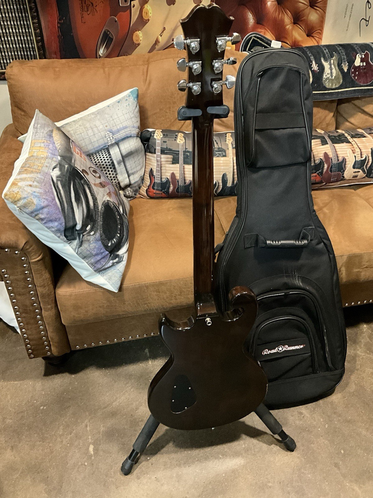 epiphone SC-450 scroll solid body electric guitar made in Japan 1970s in walnut