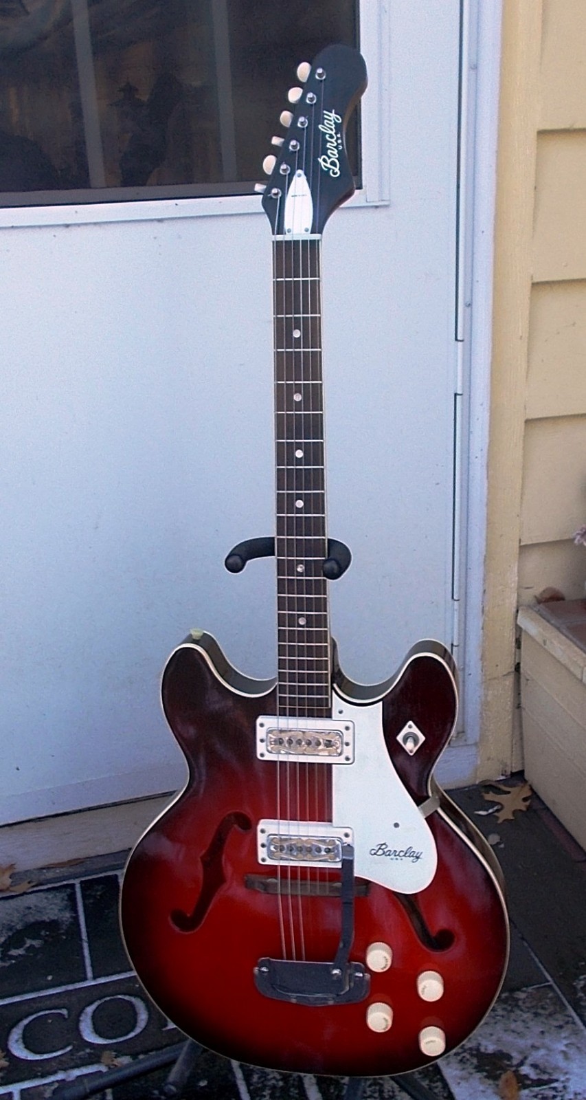 1969 Harmony built H54-1 electric guitar labeled Barclay USA XLT-cond W/case