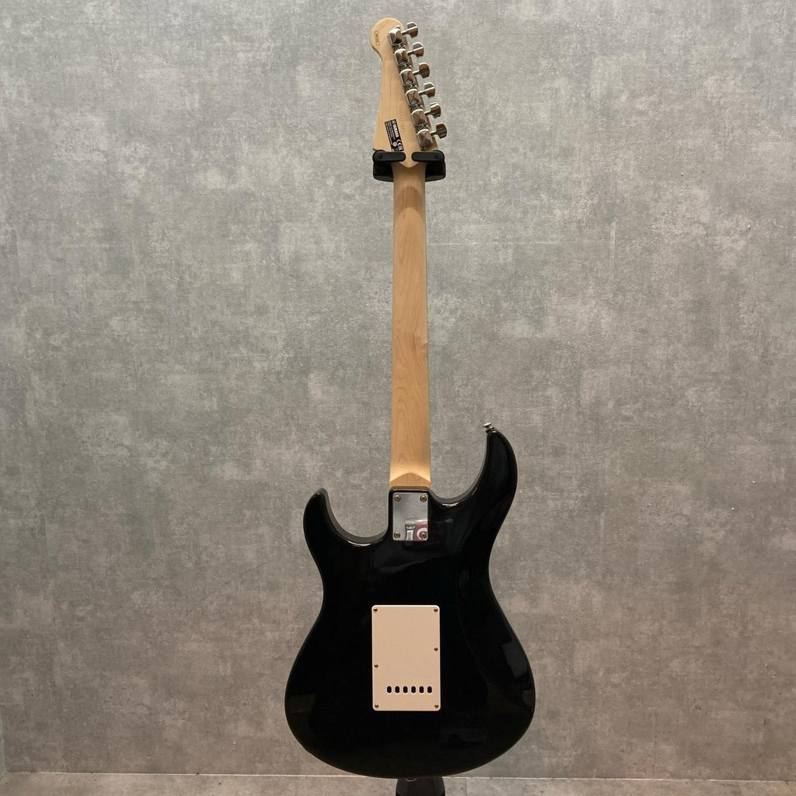 YAMAHA PAC012 Used Agathis Body Maple Neck Rosewood Fingerboard Black