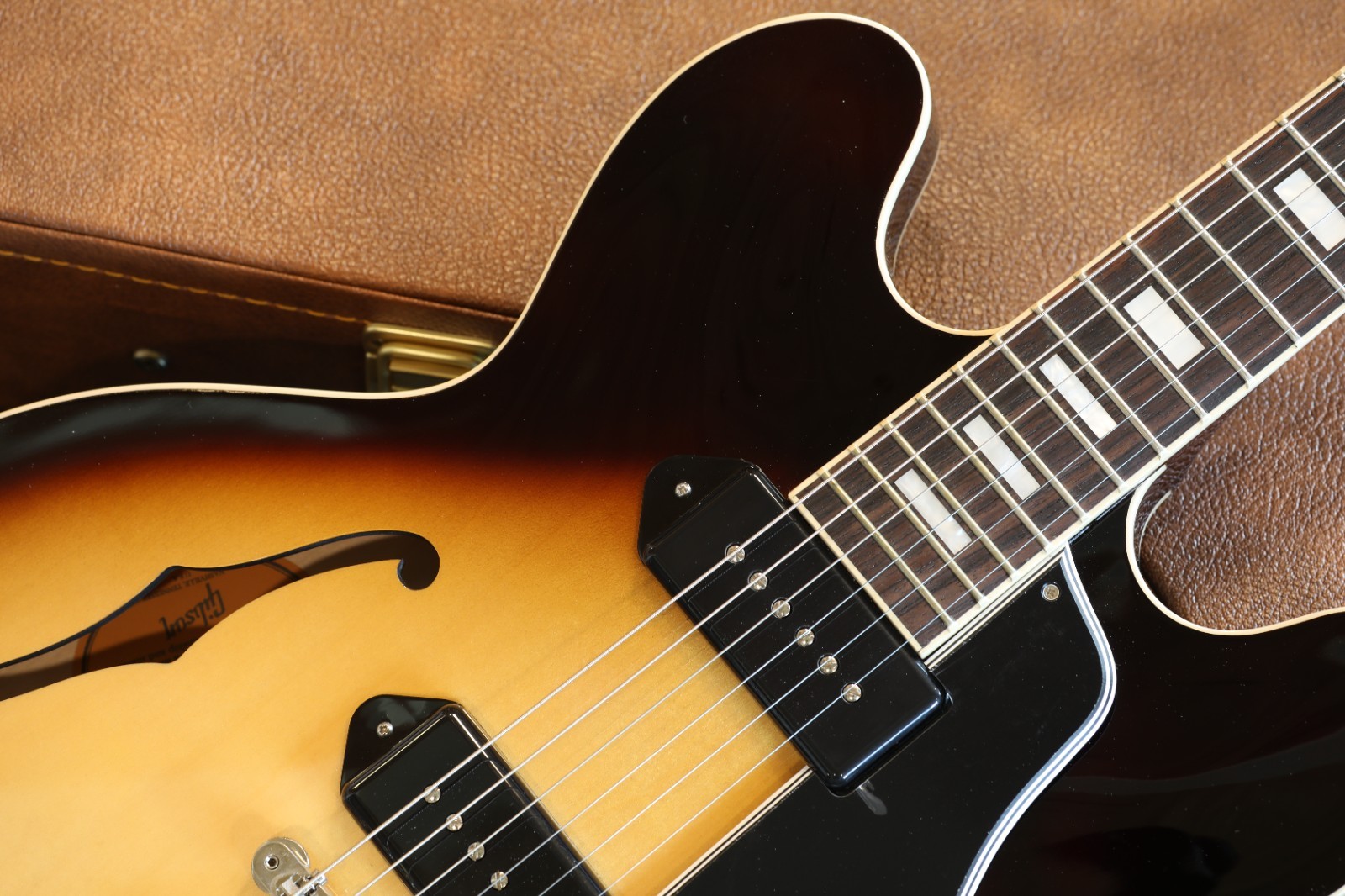 Unplayed! 2024 Gibson ES-330 Semi-Hollow Electric Guitar Vintage Sunburst + OHSC