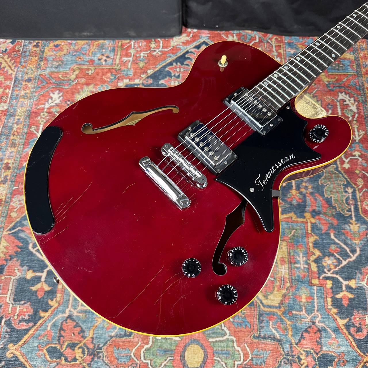 Gibson Chet Atkins Signature Tennessean Semi-Hollow Body – 1995