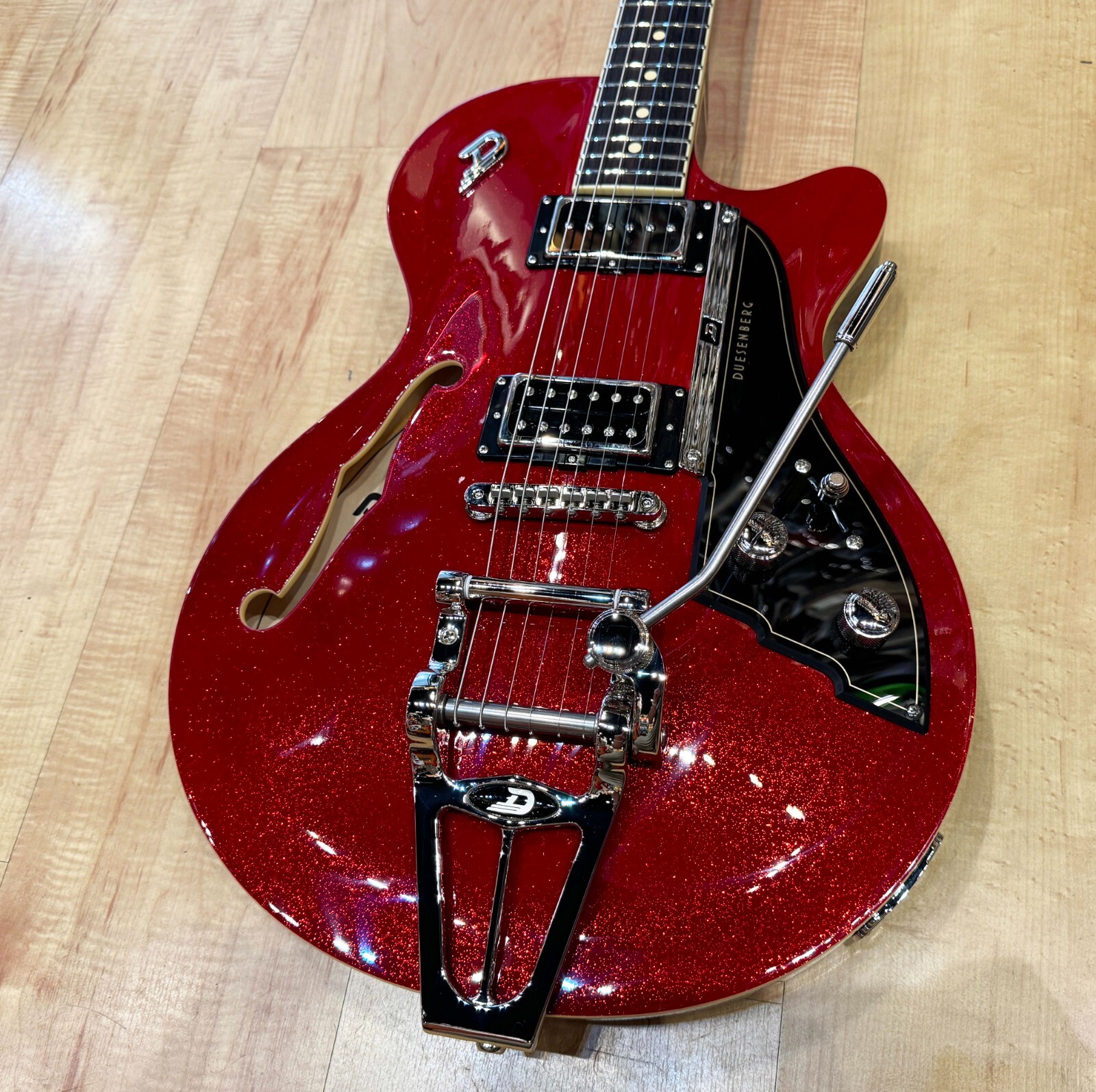Duesenberg Starplayer TV Semi-Hollow Electric Guitar Red Sparkle