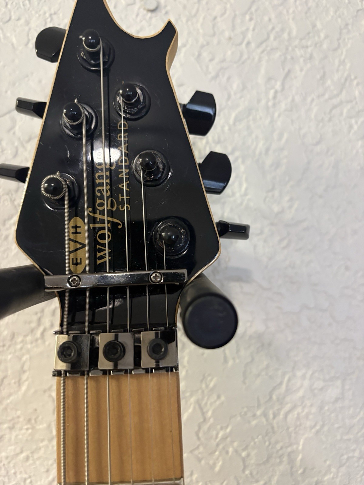 EVH Wolfgang Standard 6-String Electric Guitar Black Maple Fretboard 22-Fret