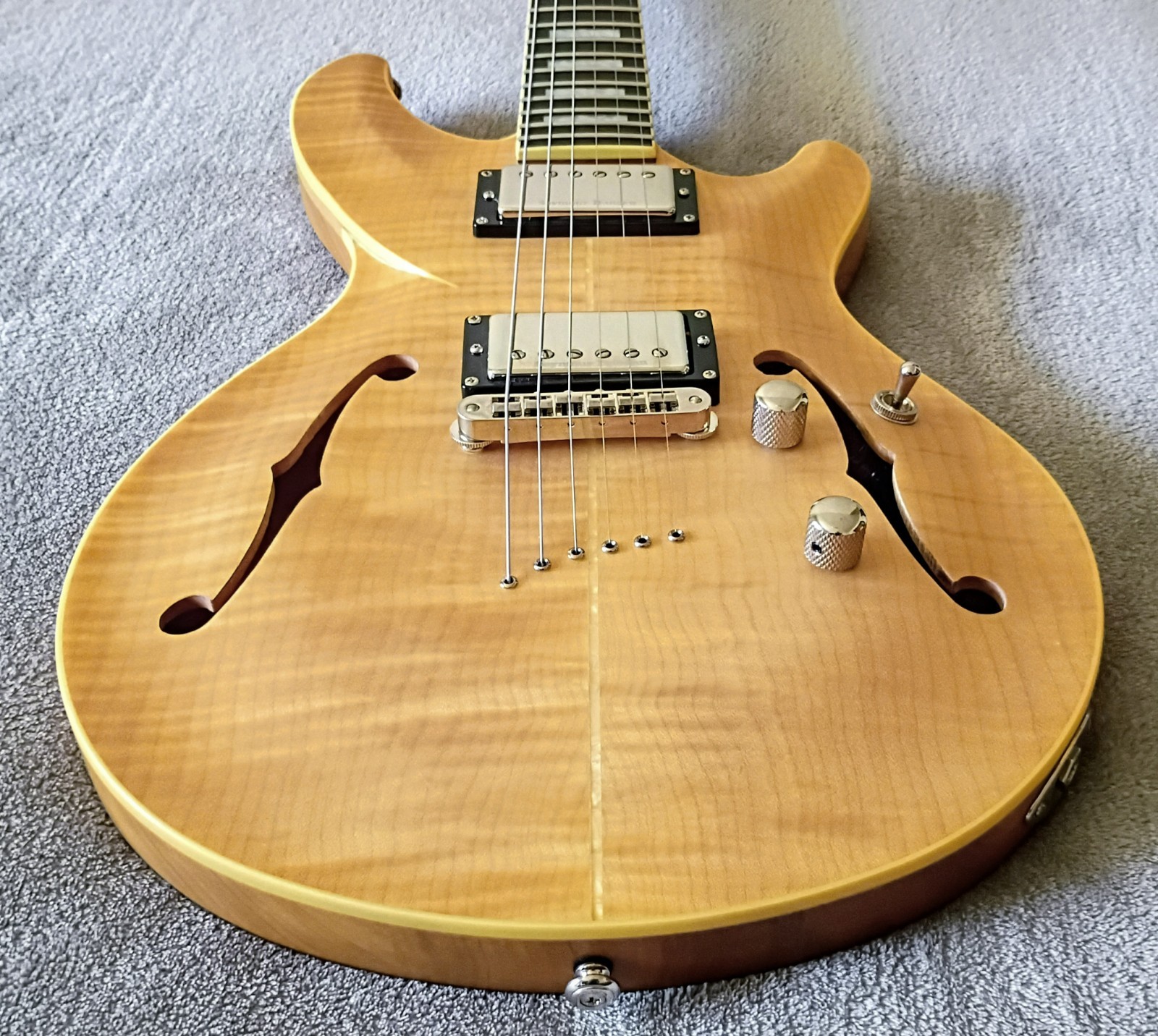 Diamond (DBZ) Monarch Semi-Hollow (Korea) Flame Maple ~ Seymour Duncan’s ~ OHSC