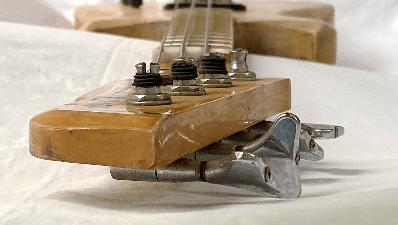 Vintage VANTAGE Avenger Electric Bass. Natural Wood JAPAN. Rare