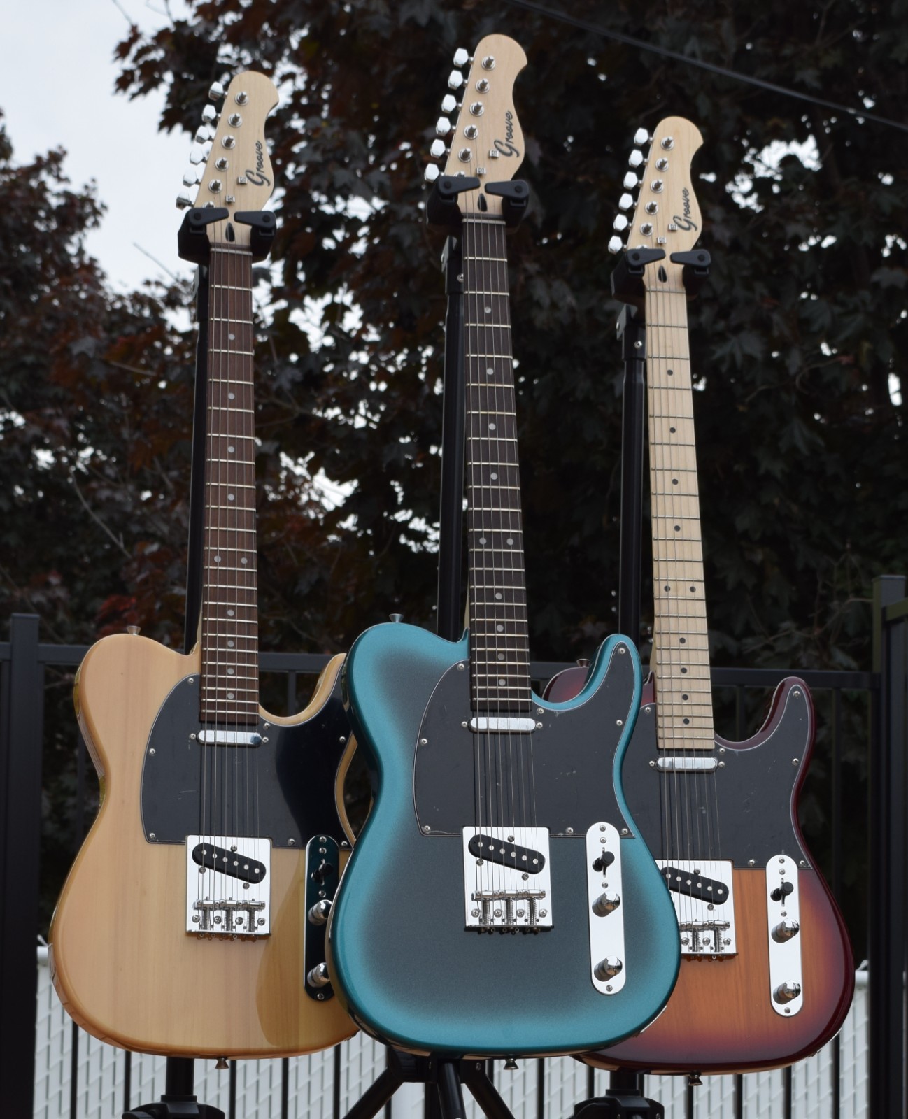 Electric Guitar Groove TM Canadian Brand Poplar Wood Body ( Into 5 Colors )