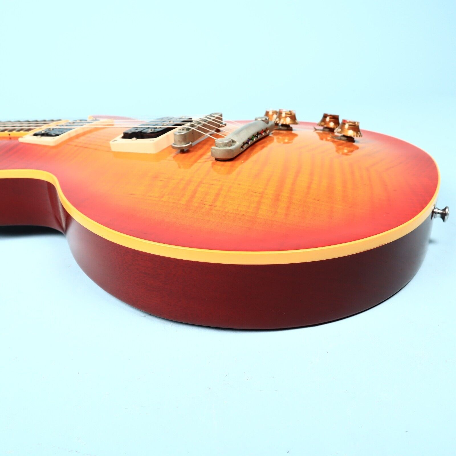 1995 Gibson Les Paul Classic Heritage Premium Sunburst Electric Guitar