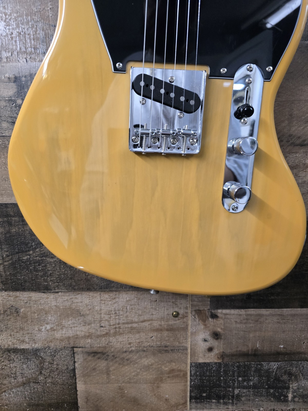Squier Paranormal Offset Telecaster – Butterscotch Blonde with Black Pickguard
