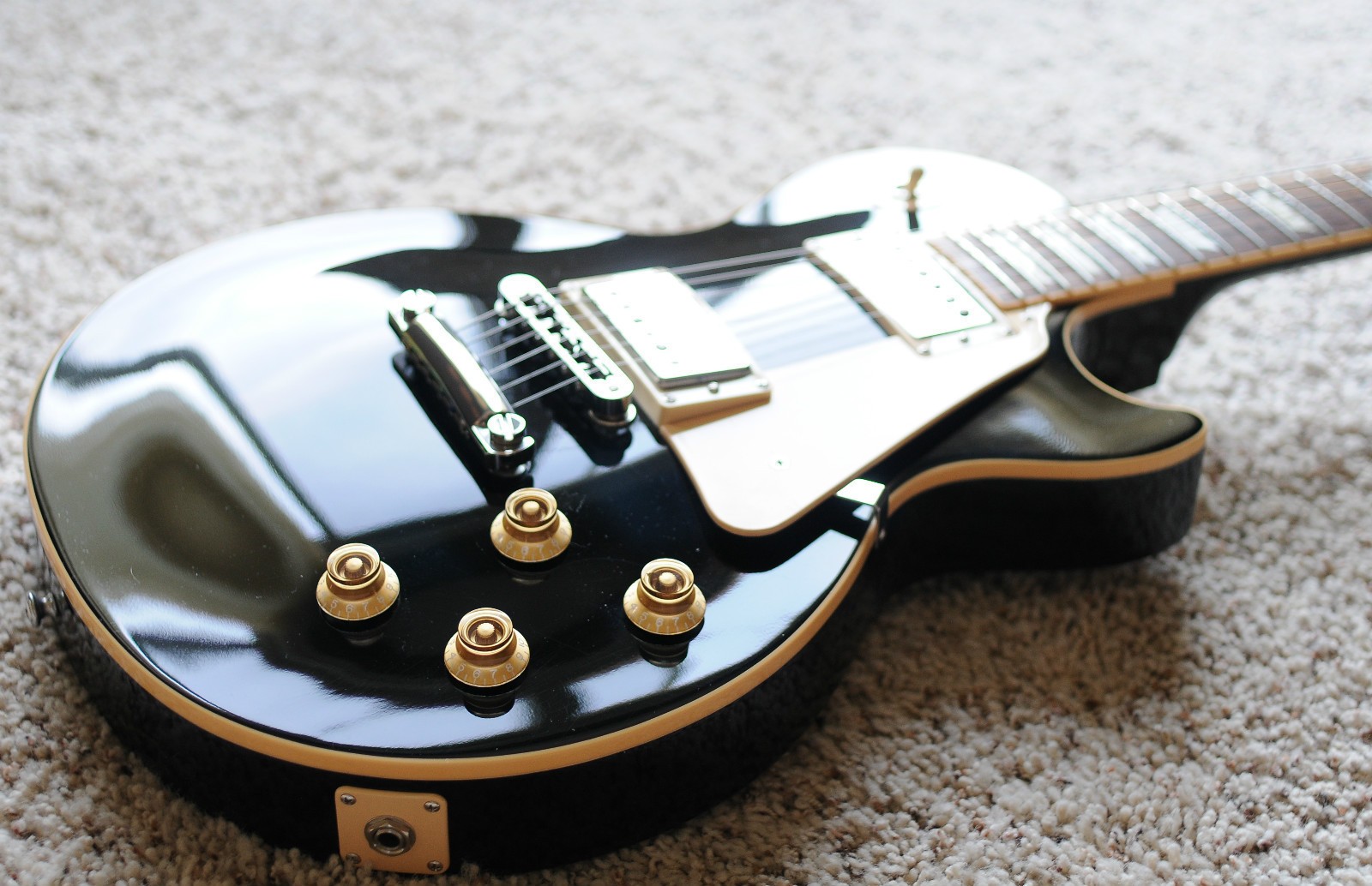 2006 Gibson Les Paul Standard Black w/case – Closet Classic!