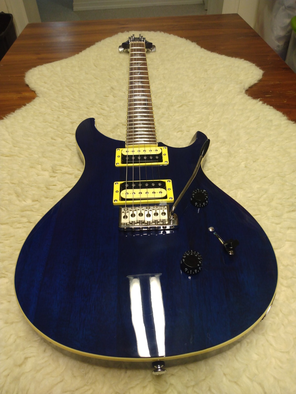 PRS 2019 SE Standard 24 Translucent Blue w/Gator Padded Bag