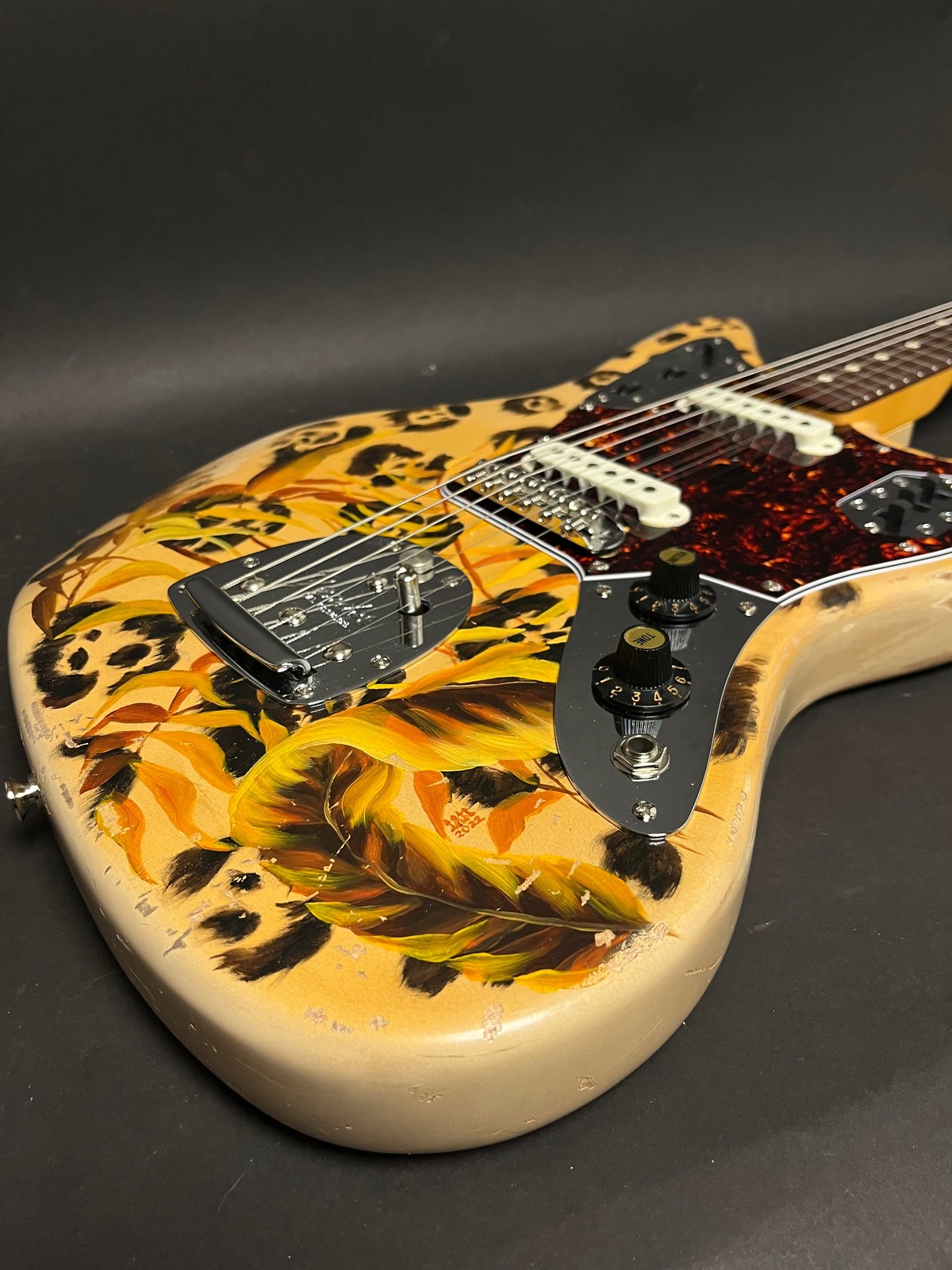 New Guardian Hand Painted Fender “Jaguar” w/HSC