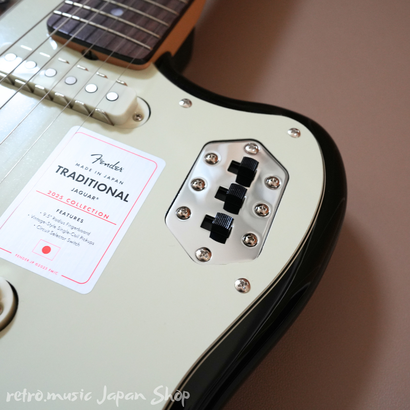 Fender MIJ Traditional 2025 60s Jaguar Competition 3-Color SunburstAged Natural