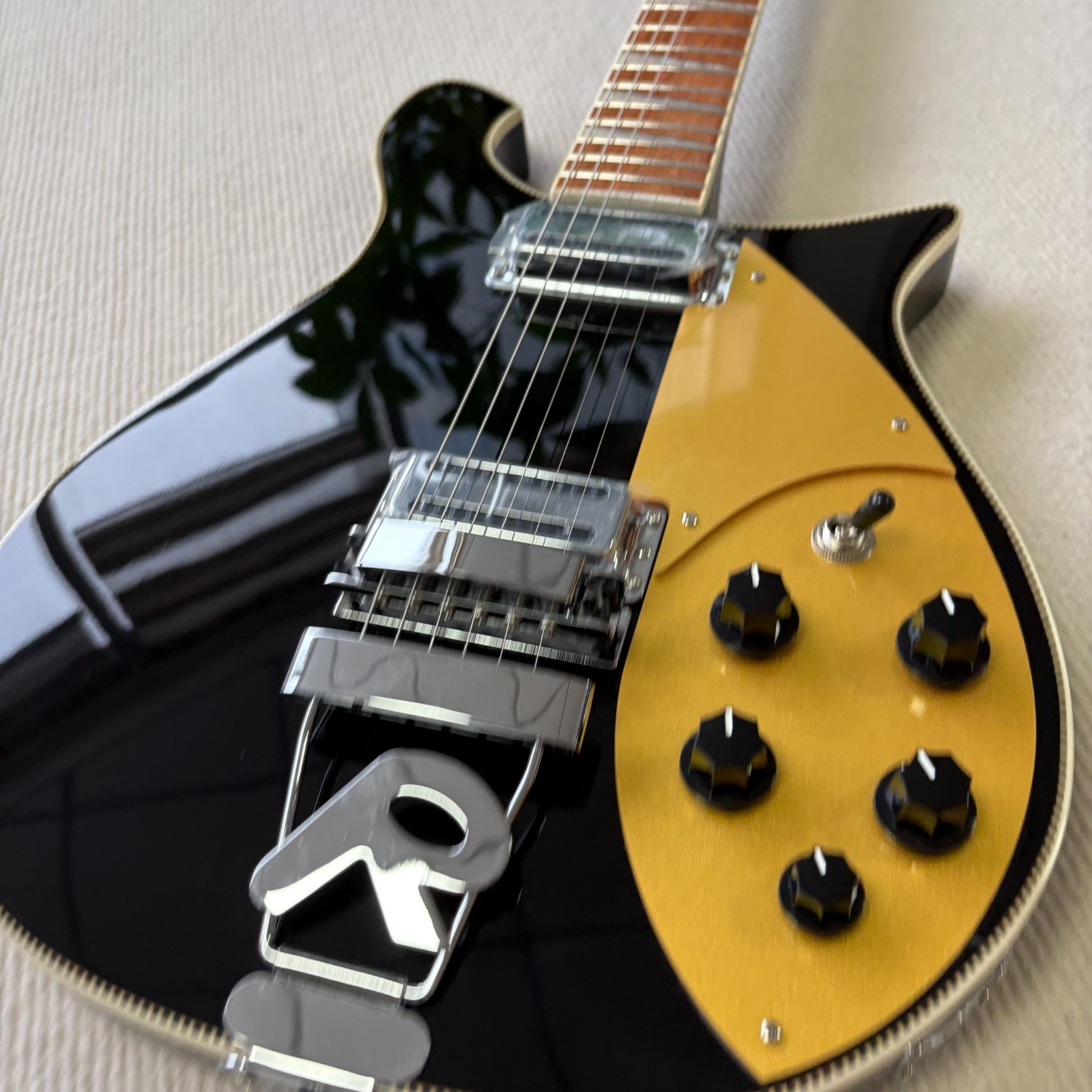 Custom Black 660 Style Electric Guitar Solid Body Rosewood Fingerboard
