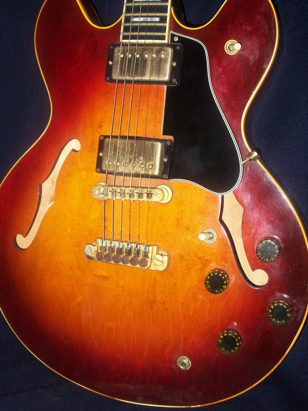 GIBSON ES347 ALL ORGINAL RARE 1980 VERY WELL MAINTAINED w/CASE- GOLD HARDWARE –
