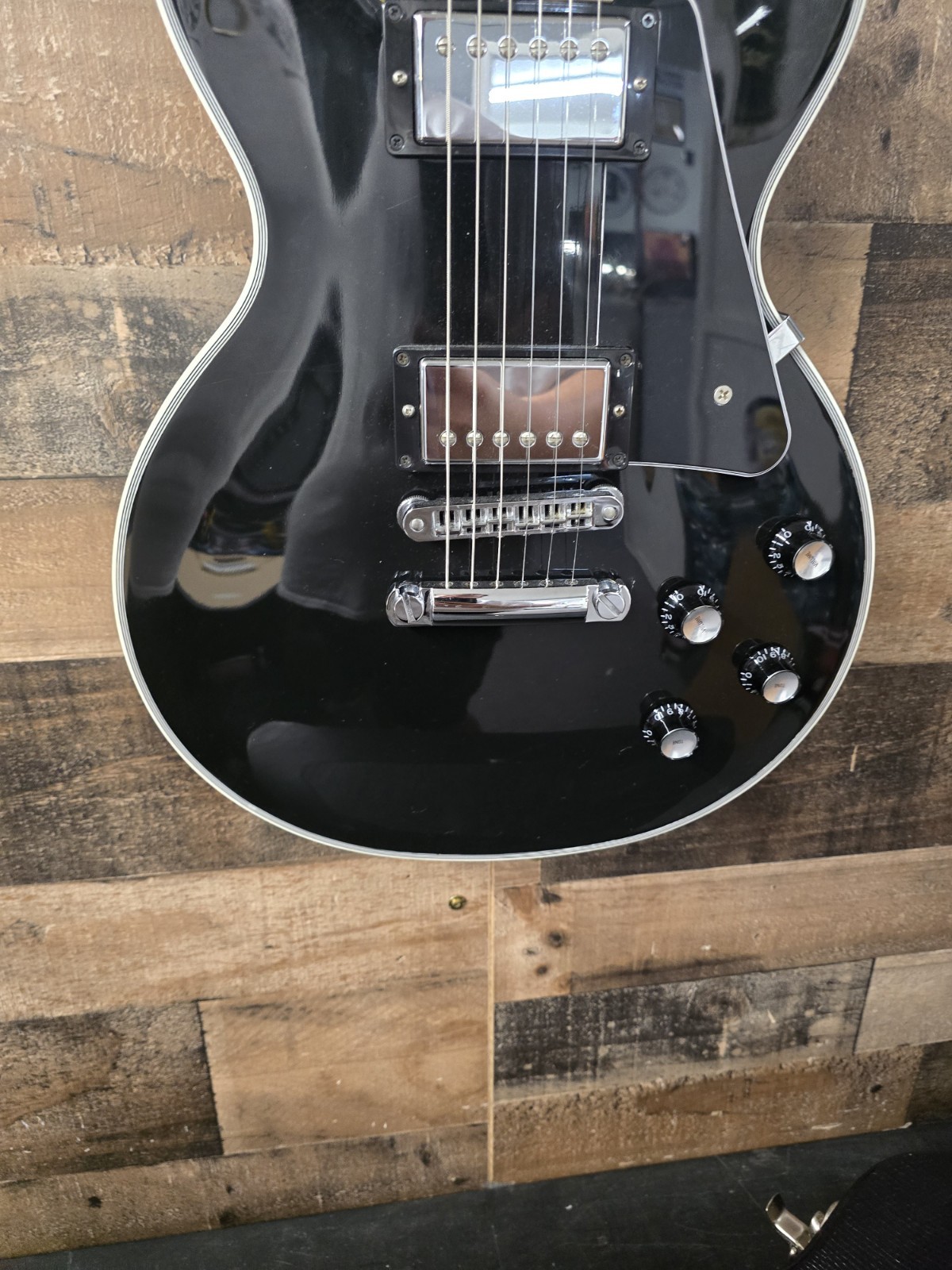 2012 Gibson Les Paul Classic Custom Ebony W/Ohsc. 9.5 Lb