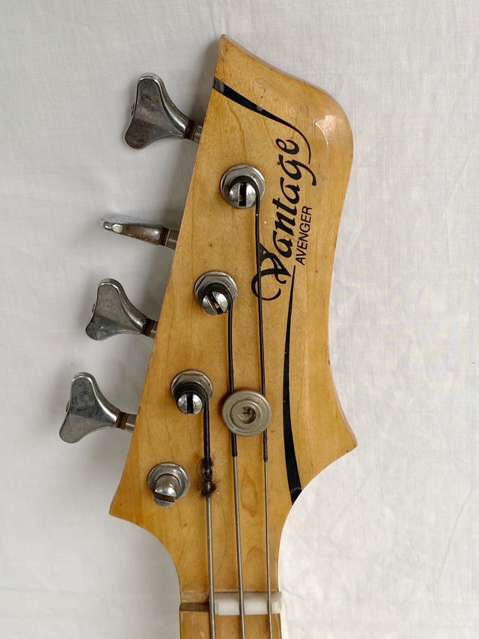 Vintage VANTAGE Avenger Electric Bass. Natural Wood JAPAN. Rare
