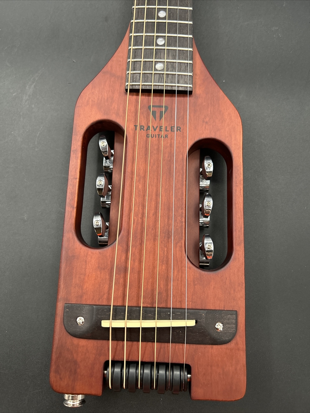 TRAVELER GUITAR ULTRA-LIGHT, Electric Acoustic, antique brown