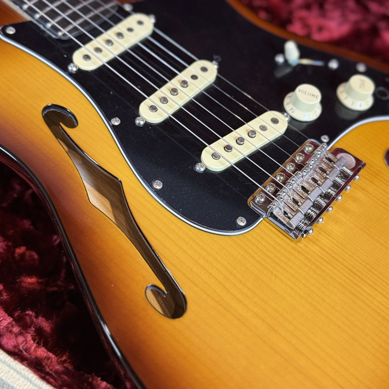 Fender Limited Edition Suona Stratocaster Thinline Violin Burst 635390