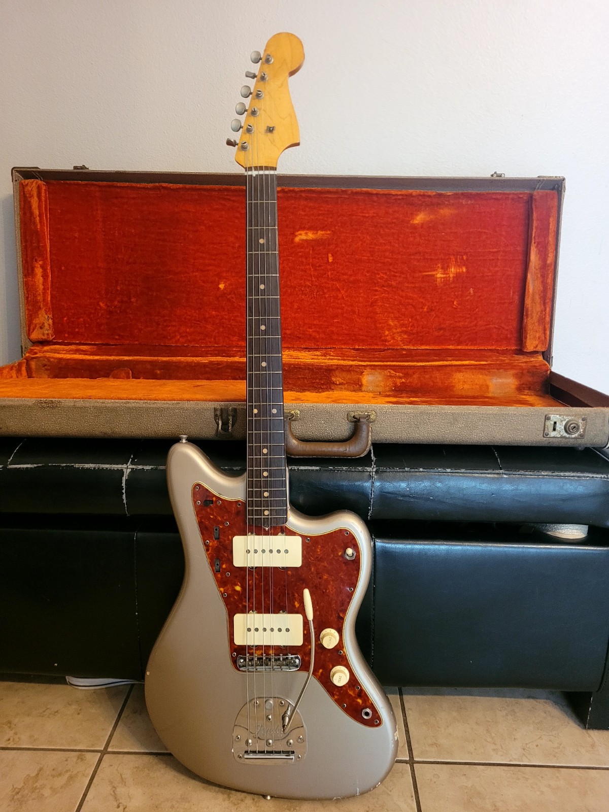 1962 Fender Jazzmaster Unrestored Original. Extremely Rare Shoreline Gold