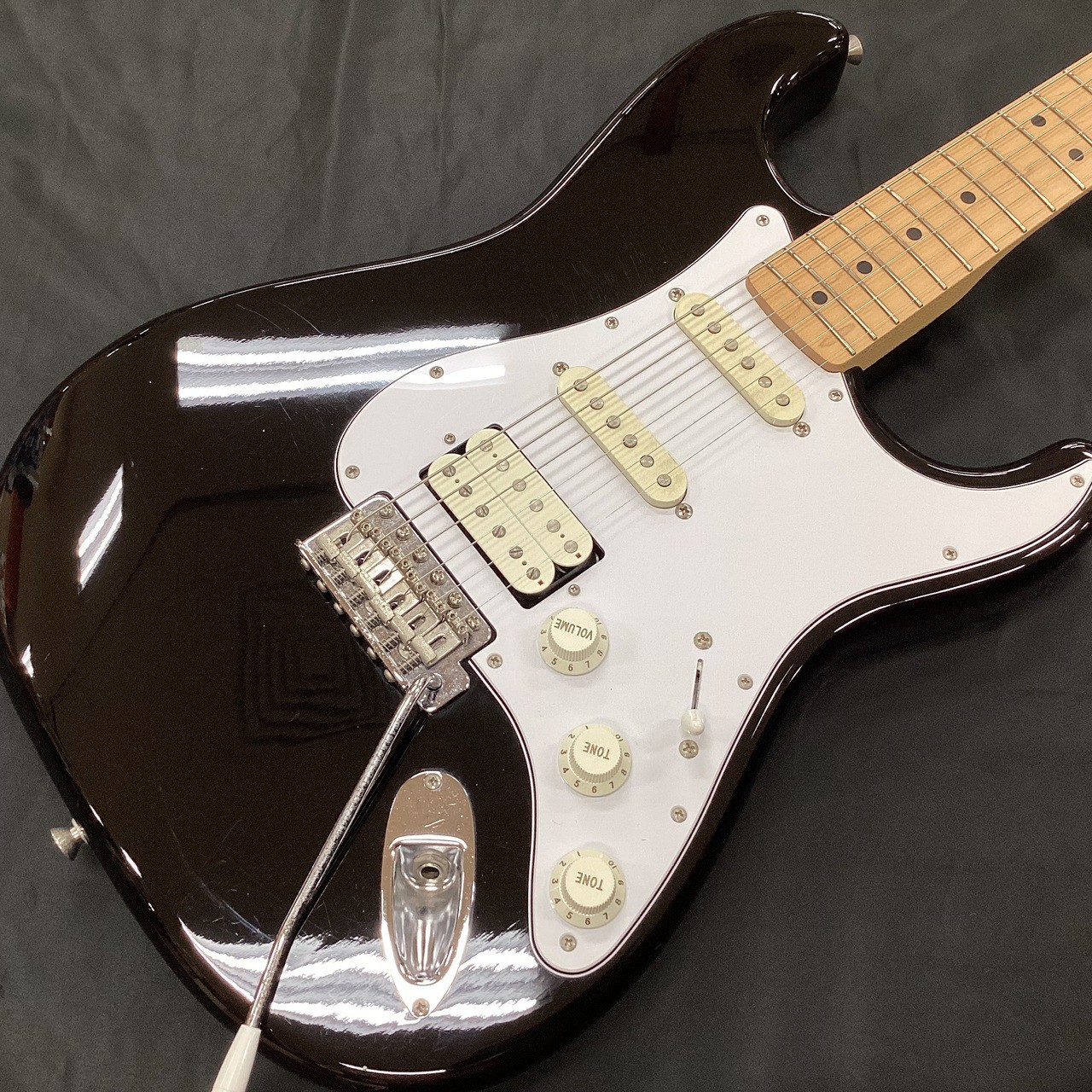 Fender Japan ST-STD/SSH/BLK/M (2010s) (no260803)