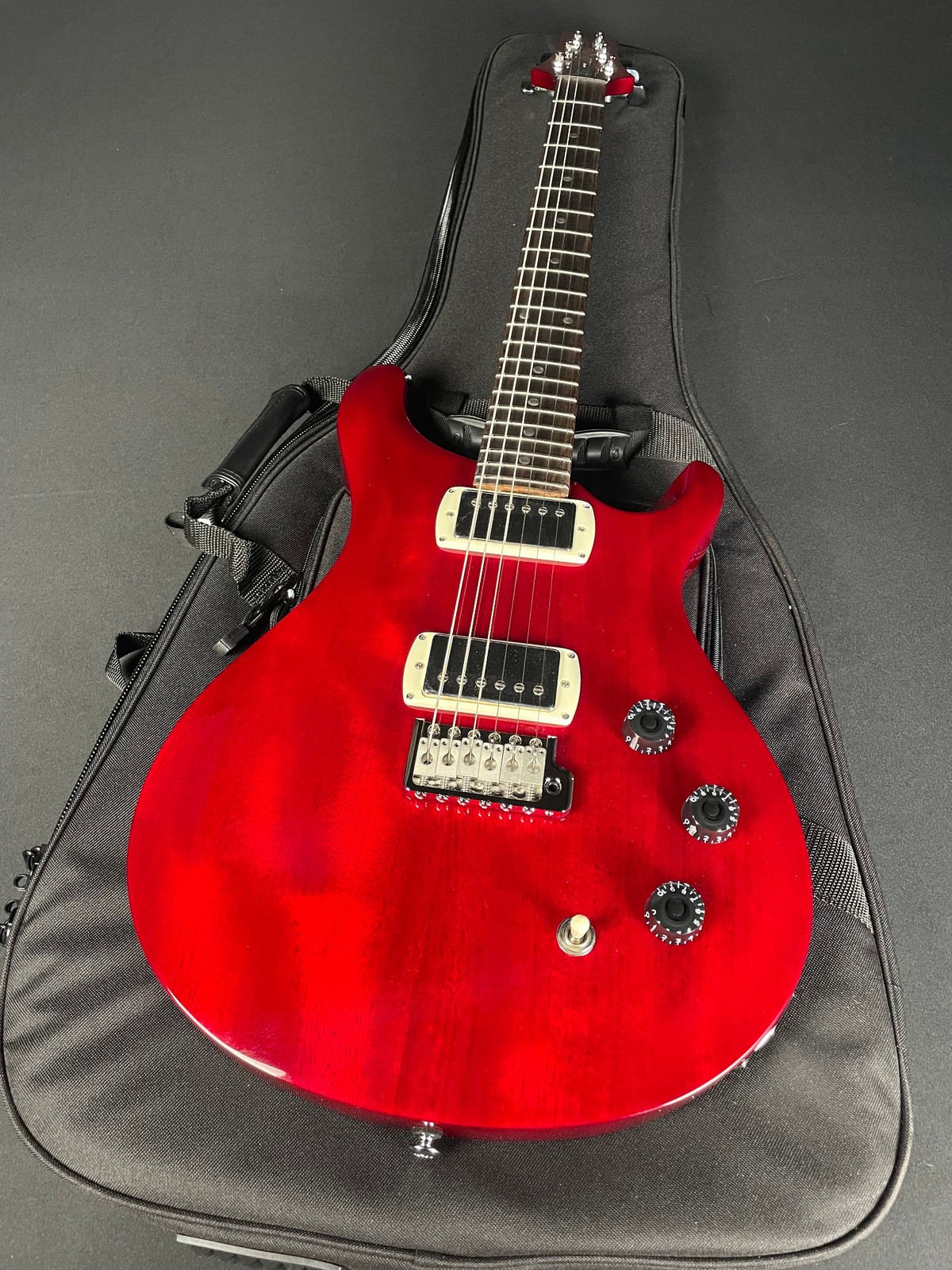 PRS SE DGT Standard w/Gig Bag – Vintage Cherry