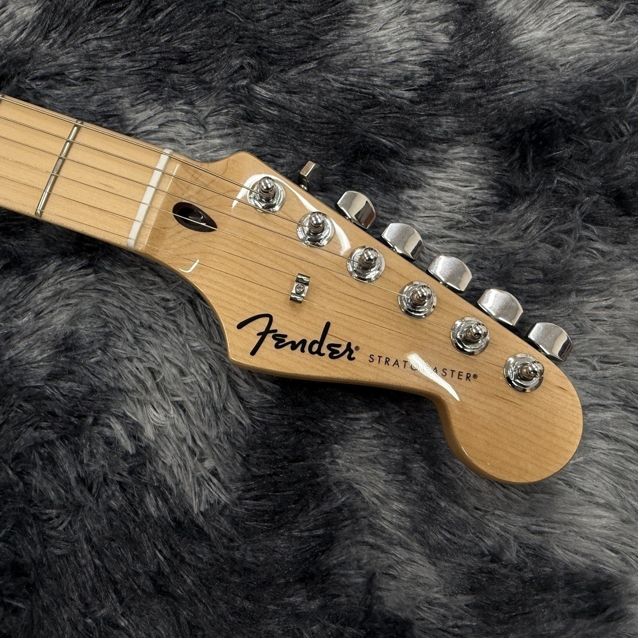 Fender Standard Stratocaster Candy Cola 3.81kg