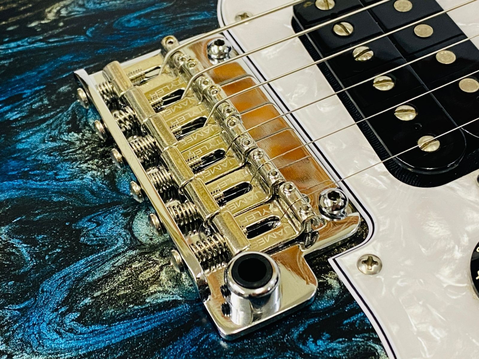 JAMES TYLER GUITARS STUDIO ELITE HD BLACK AND BLUE SHMEAR SWAMP ASH Neck