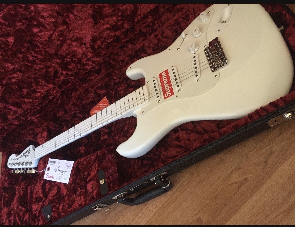 Supreme Fender Stratocaster FW17 2017 Brand New W Original Box And Receipt NYC